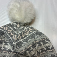 Load image into Gallery viewer, Girls knitted, hat / beanie, EUC, size 1,  