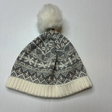 Load image into Gallery viewer, Girls knitted, hat / beanie, EUC, size 1,  