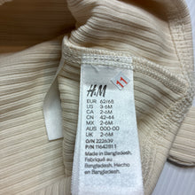 Load image into Gallery viewer, Unisex H&amp;M, ribbed lightweight hat / beanie, EUC, size 000-00,  