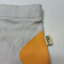 Load image into Gallery viewer, Unisex Milk &amp; Masuki, organic cotton shorts, elasticated, light marks, FUC, size 00,  