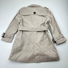 Load image into Gallery viewer, Boys grey, trenchcoat, no labels, L: 52cm, armpit to armpit: 31.5cm, shoulder to cuff: 36cm, GUC, size 4-5,  