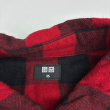 Load image into Gallery viewer, Mens Uniqlo, checked flannel cotton long sleeve shirt, armpit to armpit: 50cm, shoulder to cuff: 58cm, EUC, size XS,  