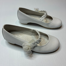 Load image into Gallery viewer, Shoes Angelitos, white leather shoes, Made in Spain, EU 31, GUC, size 13,  