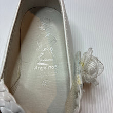 Load image into Gallery viewer, Shoes Angelitos, white leather shoes, Made in Spain, EU 31, GUC, size 13,  