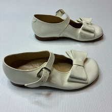 Load image into Gallery viewer, Shoes Panache, white patent leather shoes, small marks/scuffs, EU 29, FUC, size 11.5,  
