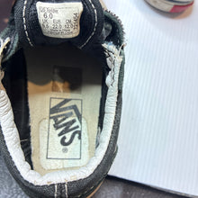 Load image into Gallery viewer, Shoes VANS, black suede runners, EU 22, US 6, FUC, size 5,  
