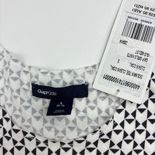 Load image into Gallery viewer, Girls Gap Kids, black and white print cotton top, NEW, size 6-7,  