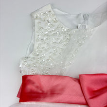 Load image into Gallery viewer, Girls lined, tulle &amp; sequin party dress, EUC, size 3, L: 54cm