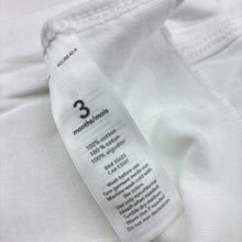 Load image into Gallery viewer, Unisex Carter's, soft cotton short sleeve top, EUC, size 000,  
