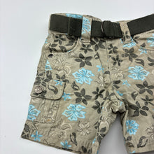 Load image into Gallery viewer, Boys Target, floral cotton cargo shorts, elasticated, EUC, size 000,  