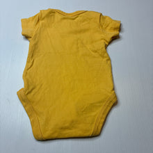 Load image into Gallery viewer, Unisex Baby Berry, yellow cotton bodysuit / romper, giraffes, GUC, size 0,  