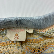 Load image into Gallery viewer, Girls Ghanda, knitted cotton shorts, elasticated, GUC, size 5-6,  