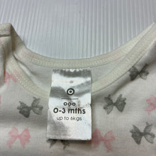 Load image into Gallery viewer, Girls Target, cotton singlet top, bows, EUC, size 000,  