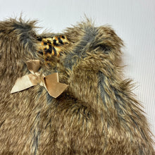 Load image into Gallery viewer, Girls Woolies Babes, soft faux fur vest / jacket, 2 button fastening, GUC, size 00,  