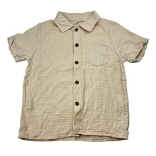 Load image into Gallery viewer, Boys SHEIN, crinkle cotton short sleeve shirt, EUC, size 6,  