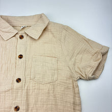 Load image into Gallery viewer, Boys SHEIN, crinkle cotton short sleeve shirt, EUC, size 6,  