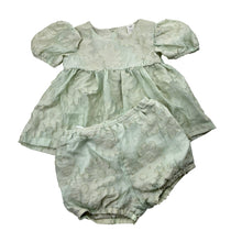 Load image into Gallery viewer, Girls H&amp;M, lightweight floral top &amp; shorts, GUC, size 1-2,  