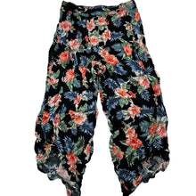 Load image into Gallery viewer, Girls Piping Hot, floral viscose cropped pants, elasticated, Inside leg: 44cm, EUC, size 10,  