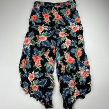 Load image into Gallery viewer, Girls Piping Hot, floral viscose cropped pants, elasticated, Inside leg: 44cm, EUC, size 10,  