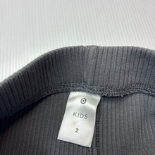 Load image into Gallery viewer, Girls Target, grey ribbed stretchy shorts, elasticated, EUC, size 2,  