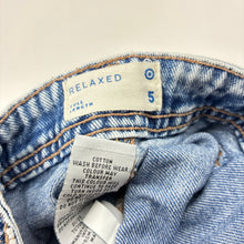 Load image into Gallery viewer, Unisex Target, relaxed fit denim jeans, adjustable, Inside leg: 48.5cm, GUC, size 5,  