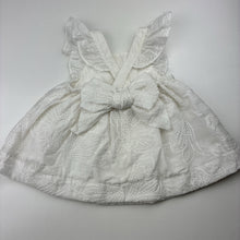 Load image into Gallery viewer, Girls Country Road, cotton lined embroidered summer dress, GUC, size 000, L: 33cm