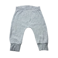 Load image into Gallery viewer, Unisex Target, stretchy Christmas leggings / bottoms, GUC, size 00,  