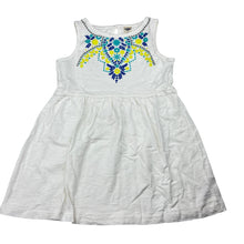 Load image into Gallery viewer, Girls Osh Kosh, white cotton floral top, L: 50cm, EUC, size 6,  