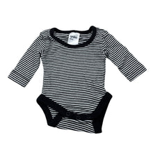 Load image into Gallery viewer, Unisex Anko, lightweight cotton bodysuit / romper, EUC, size 5,  