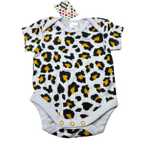 Load image into Gallery viewer, Unisex Baby Berry, soft cotton bodysuit / romper, NEW, size 000,  