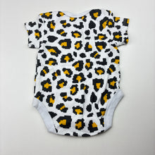 Load image into Gallery viewer, Unisex Baby Berry, soft cotton bodysuit / romper, NEW, size 000,  