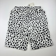 Load image into Gallery viewer, Unisex Chi Khi, bamboo blend animal print shorts, elasticated, NEW, size 6-7,  