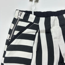Load image into Gallery viewer, Girls Mr &amp; Miss Aust, black &amp; white lightweight pleat front shorts, adjustable, NEW, size 5,  
