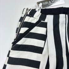 Load image into Gallery viewer, Girls Mr &amp; Miss Aust, black &amp; white lightweight pleat front shorts, adjustable, NEW, size 6,  