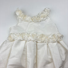 Load image into Gallery viewer, Girls Target, lined party / formal / flower girl dress, GUC, size 1, L: 53cm