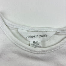 Load image into Gallery viewer, Girls Pumpkin Patch, white cotton t-shirt / top, FUC, size 000,  
