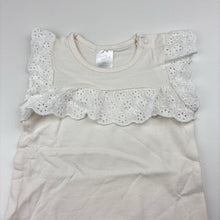 Load image into Gallery viewer, Girls Baby Berry, stretchy romper,broderie trim, FUC, size 00,  
