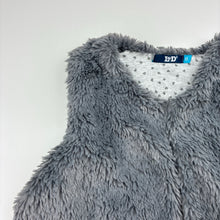 Load image into Gallery viewer, Girls L&amp;D, cotton lined faux fur vest, single button fasten, GUC, size 8,  