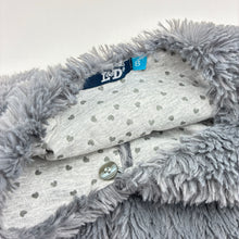 Load image into Gallery viewer, Girls L&amp;D, cotton lined faux fur vest, single button fasten, GUC, size 8,  