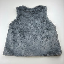 Load image into Gallery viewer, Girls L&amp;D, cotton lined faux fur vest, single button fasten, GUC, size 8,  