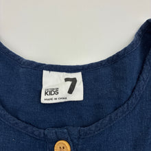 Load image into Gallery viewer, Girls Cotton On, navy linen blend short sleeve dress, wash fade, FUC, size 7, L: 58cm