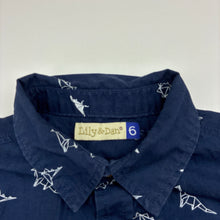 Load image into Gallery viewer, Boys Lily &amp; Dan, lightweight cotton short sleeve shirt, dinosaurs, GUC, size 6,  