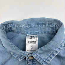 Load image into Gallery viewer, Boys Kids &amp; Co, chambray cotton short sleeve shirt, GUC, size 3,  