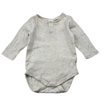 Load image into Gallery viewer, Unisex Baby Berry, ribbed organic cotton bodysuit / romper, GUC, size 00,  