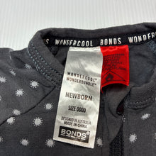Load image into Gallery viewer, Unisex Bonds, WONDERCOOL WONDERBUNDLE sleeping bag / sleepsack, EUC, size 0000,  
