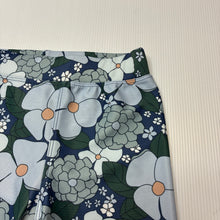 Load image into Gallery viewer, Girls Peggy, floral sports / activewear shorts, EUC, size 3,  