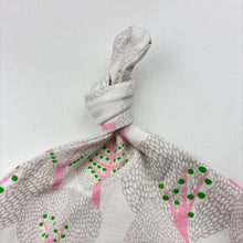 Load image into Gallery viewer, Girls Wilson &amp; Frenchy, lightweight hat / beanie, EUC, size 0000,  