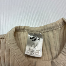 Load image into Gallery viewer, Unisex Baby Berry, ribbed romper, EUC, size 000,  