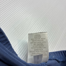 Load image into Gallery viewer, Unisex Target, stretchy leggings / bottoms, crocodiles, GUC, size 00,  