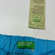 Load image into Gallery viewer, Unisex United Colours of Benetton, lightweight cotton shorts, elasticated, NEW, size 3-4,  